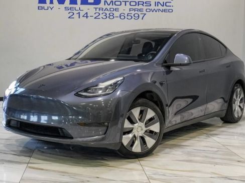 Used 2021 Tesla Model Y 2WD image 2