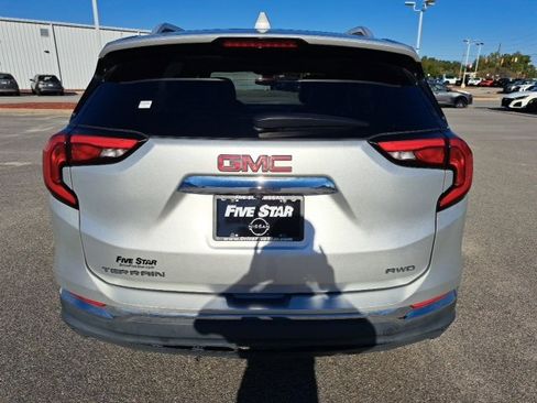 Used 2020 GMC Terrain SLT image 10