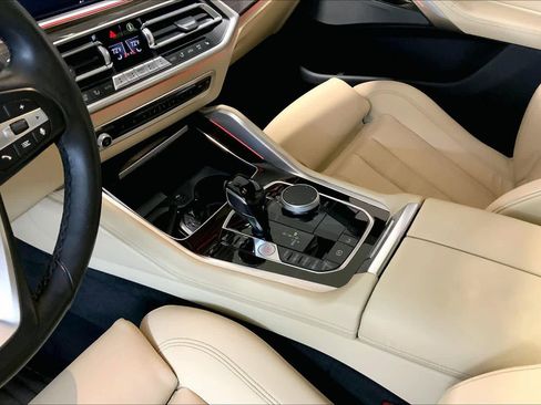 Used 2021 BMW X6 xDrive40i w/ Premium Package image 16