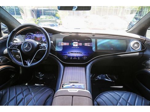 Used 2022 Mercedes-Benz EQS 580 4MATIC Sedan image 10
