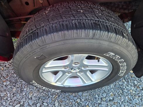 Used 2011 Dodge Dakota Big Horn image 4