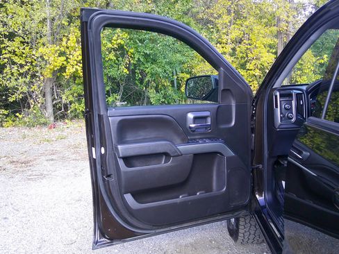 Used 2018 Chevrolet Silverado 1500 LT image 17