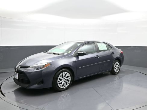 Used 2018 Toyota Corolla LE w/ Body Protection Package FWD image 10