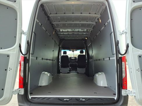 New 2026 Mercedes-Benz Sprinter 2500 image 25
