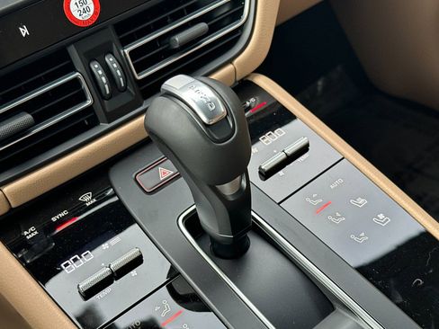 New 2026 Porsche Macan image 22