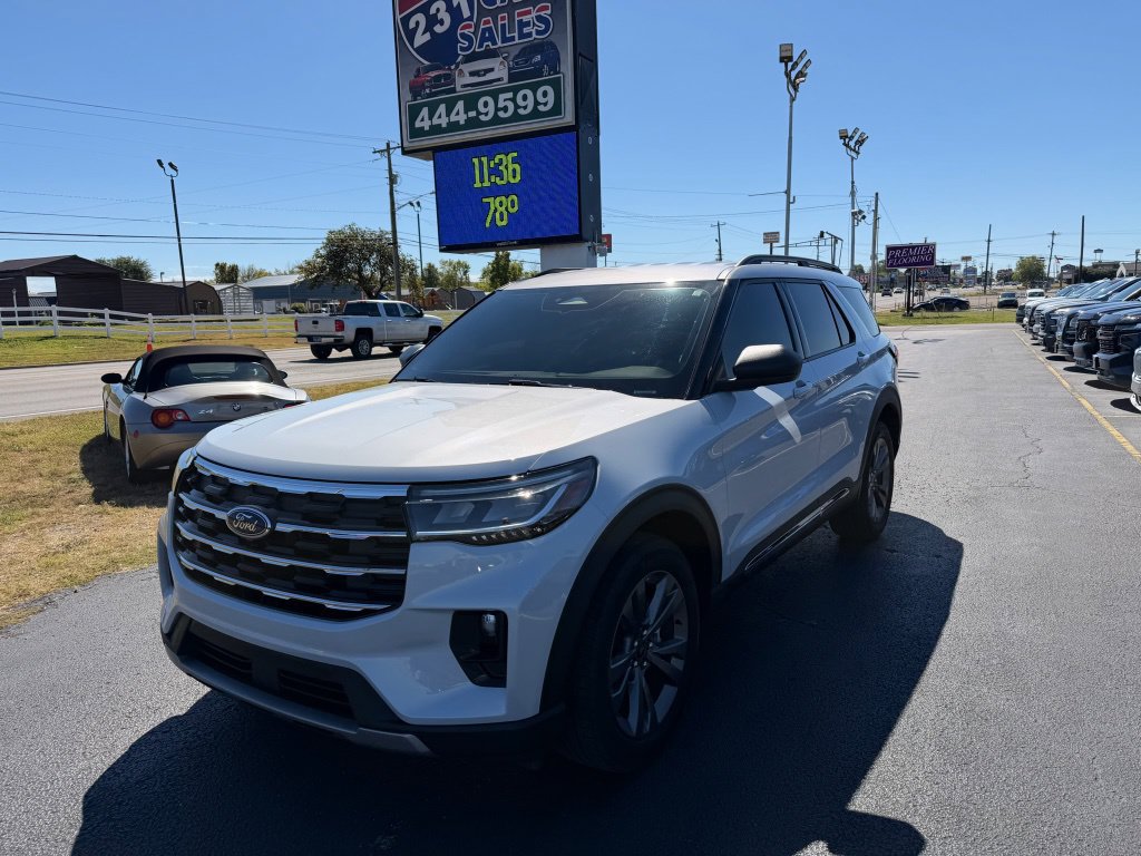 Used 2025 Ford Explorer Active w/ Active Comfort Package AWD/4WD image 7