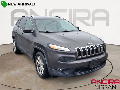 Used 2015 Jeep Cherokee Latitude image 1