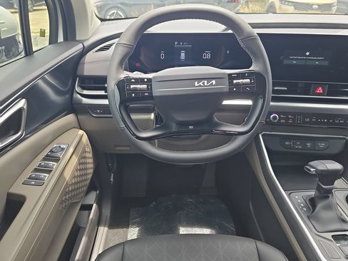 New 2027 Kia Carnival FWD image 12