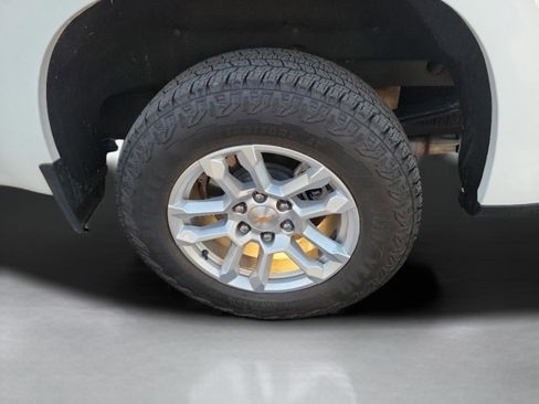 Used 2025 Chevrolet Silverado 1500 LT image 24