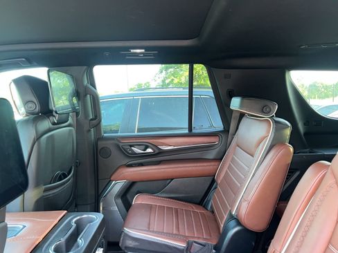 Used 2023 GMC Yukon Denali Ultimate AWD/4WD image 14
