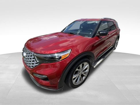 Used 2023 Ford Explorer Platinum w/ Technology Package AWD/4WD image 2