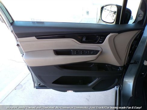 Used 2018 Honda Odyssey Elite image 9