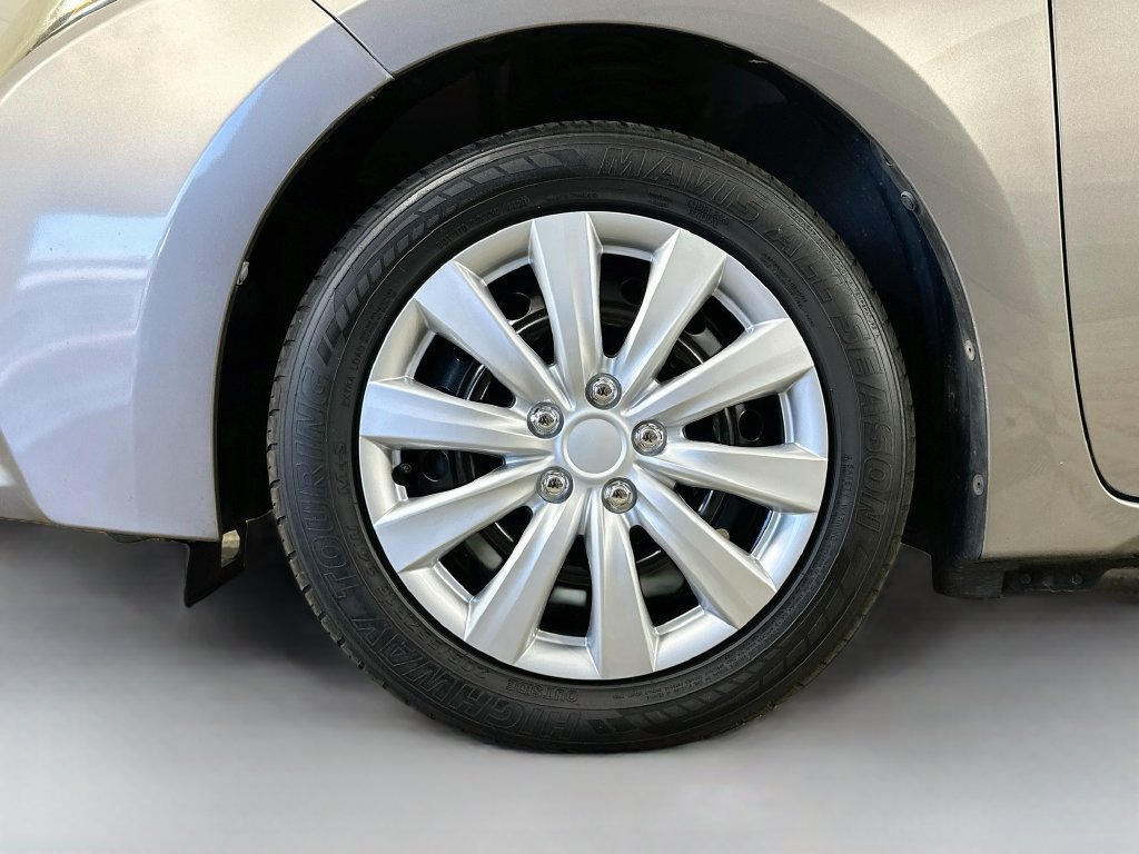 Used 2015 Toyota Corolla LE FWD image 34
