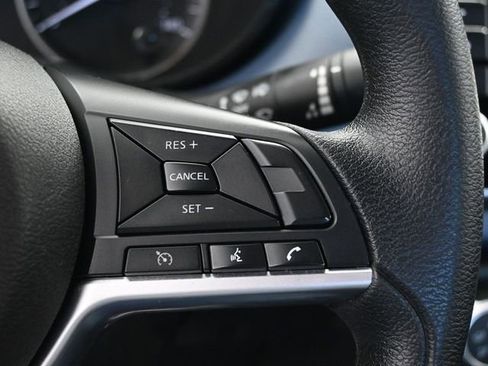 Used 2025 Nissan Versa SV image 30