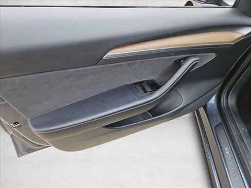 Used 2022 Tesla Model 3 image 13