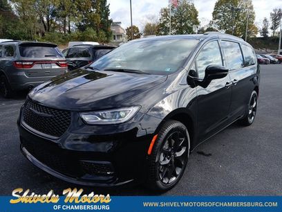 New 2026 Chrysler Pacifica Limited w/ S Appearance Package