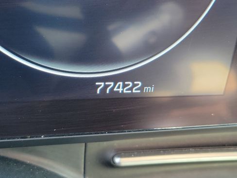 Used 2023 Kia Carnival SX image 29