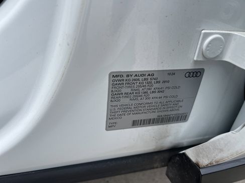 Used 2025 Audi SQ5 Premium Plus w/ Premium Plus Package image 33