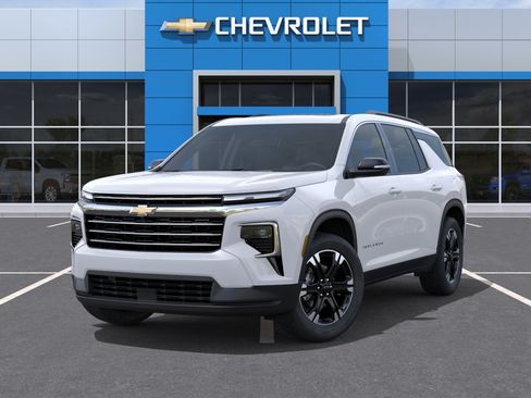 New 2027 Chevrolet Traverse LT w/ Sun and Wheel Package FWD image 6