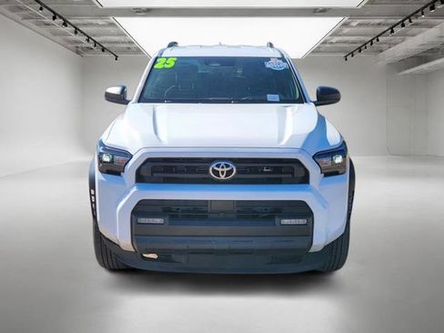 Used 2025 Toyota 4Runner SR5 AWD/4WD image 9