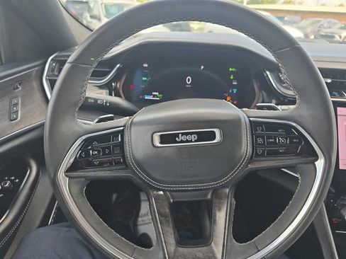 Used 2022 Jeep Grand Cherokee Overland w/ Luxury Tech Group IV image 28