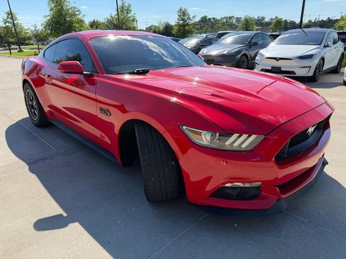Used 2017 Ford Mustang GT w/ GT Performance Package RWD image 3