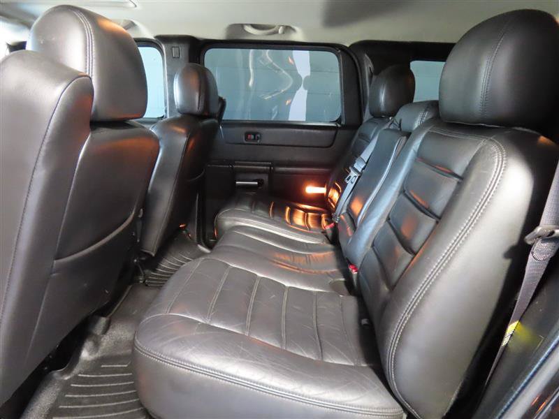Used 2005 HUMMER H2 w/ Preferred Equipment Group AWD/4WD image 32