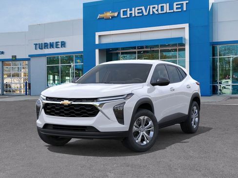 New 2026 Chevrolet Trax LS w/ Driver Confidence Package FWD image 6