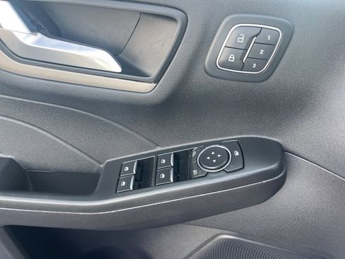 Used 2022 Ford Escape SEL w/ Technology Package image 27