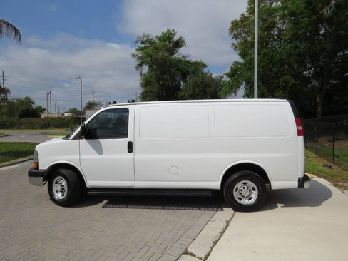 Used 2016 Chevrolet Express 3500 image 7