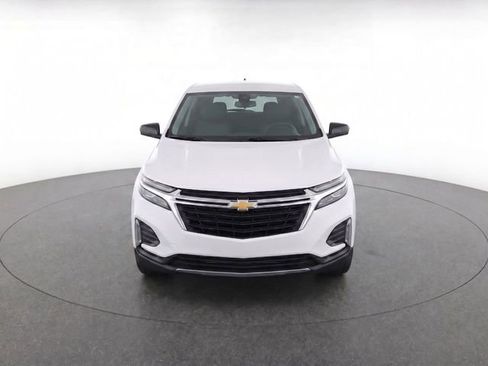Used 2024 Chevrolet Equinox LS FWD image 2