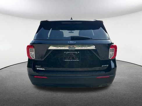 Used 2023 Ford Explorer XLT AWD/4WD image 13
