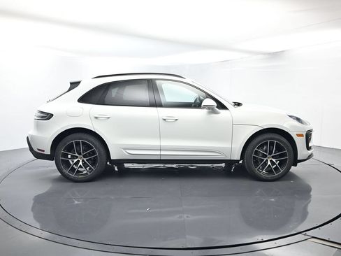 Certified 2023 Porsche Macan AWD/4WD image 16