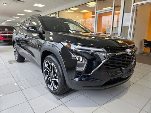 New 2025 Chevrolet Trax RS w/ Sunroof Package image 1