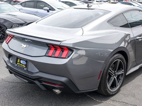 Used 2025 Ford Mustang Premium RWD image 7