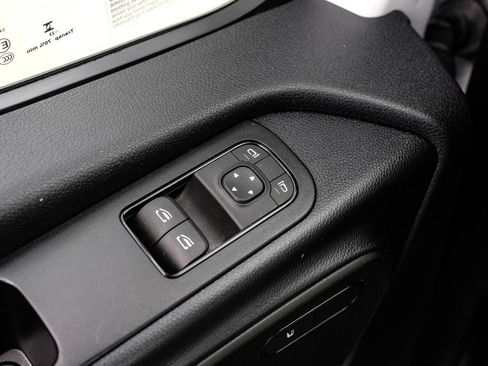 Used 2024 Mercedes-Benz Sprinter 2500 image 35