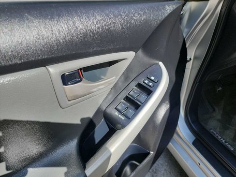 Used 2012 Toyota Prius Two FWD image 12
