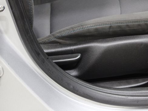 Used 2019 Chevrolet Cruze LT w/ Convenience Package FWD image 26
