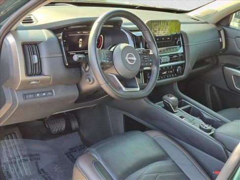 Used 2023 Nissan Pathfinder Platinum AWD/4WD image 9
