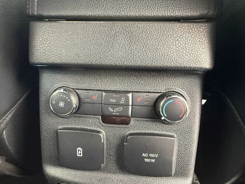 Used 2017 Ford Explorer Limited image 11