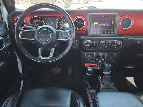 Used 2023 Jeep Gladiator Rubicon w/ Cold Weather Group AWD/4WD image 18