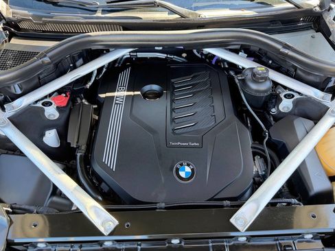 Used 2021 BMW X7 xDrive40i w/ M Sport Package AWD/4WD image 15