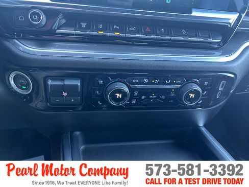 Used 2024 Chevrolet Silverado 2500 High Country w/ High Country Premium Package AWD/4WD image 19
