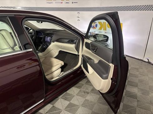 Used 2019 Lincoln Continental Reserve AWD/4WD image 14