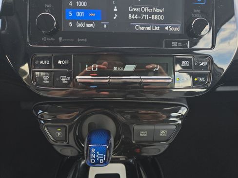 Used 2017 Toyota Prius Three w/ Advanced Technology Package FWD image 21
