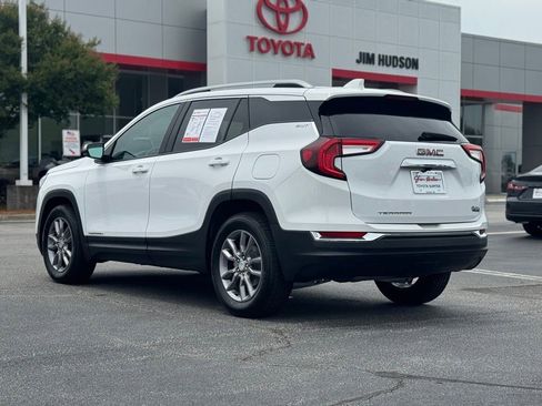 Used 2024 GMC Terrain SLT FWD image 9
