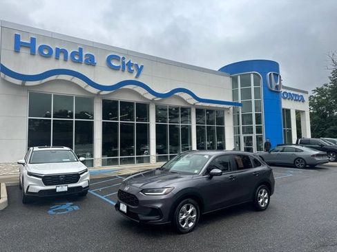 Used 2024 Honda HR-V LX image 2