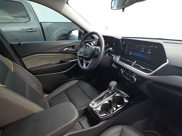 Used 2025 Chevrolet Trax ACTIV w/ Driver Confidence Package FWD image 11