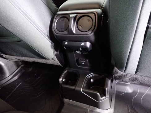 Used 2023 Jeep Gladiator Overland image 45