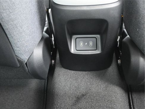 New 2026 Hyundai Elantra Limited FWD image 9